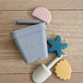 Set de Plage en silicone alimentaire: 1 seau, 1 pelle et 3 moules